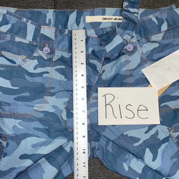 Vintage Y2K DKNY Cargo Bermuda Shorts NWT Blue Camo Skater Grunge Womens Size 10 - Picture 5 of 8